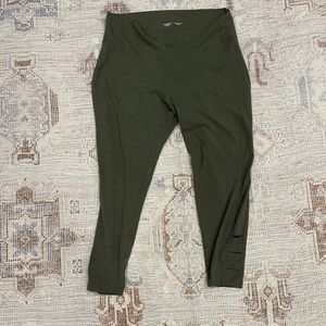 Old Navy Balance Go-Dry Legging